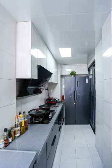 100㎡三居室，打造現代風生活的高雅與舒適